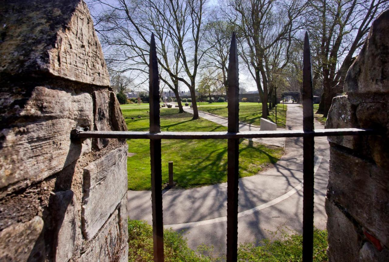 The Davey Tower, Medieval Riverside House Йорк Екстер'єр фото